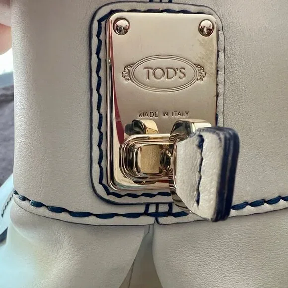 AUTHENTIC Italian Designer Tod's 'D Bag' Shoulder Bag - Picture 5 of 15